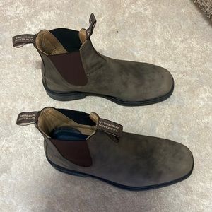 Men’s Size 9 Blundstones (Canada size 10 men’s)